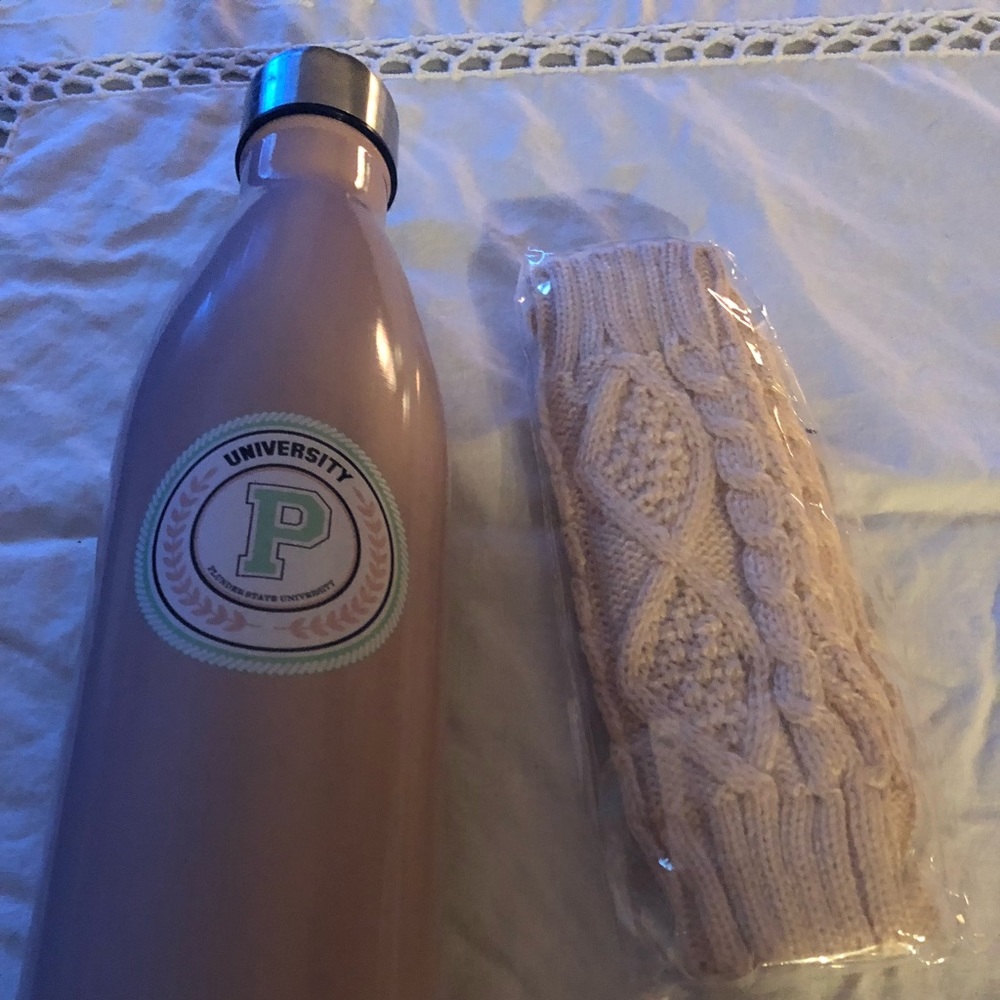 Plunder mug, backpack & fingerless gloves new